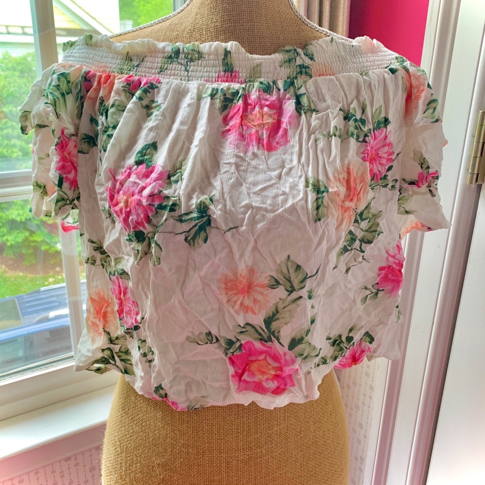 American Eagle NWT Off the shoulder floral blouse